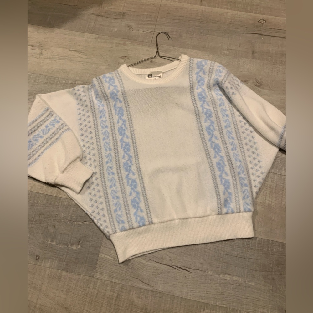 Vintage Universal White Knit Sweater